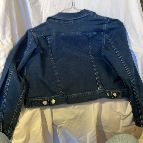 Levis woman’s jean jacket - Picture 2 of 4